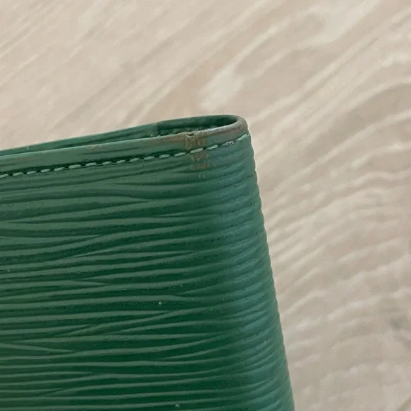 Louis Vuitton Epi Leather Wallet 💚 - Picture 4 of 16